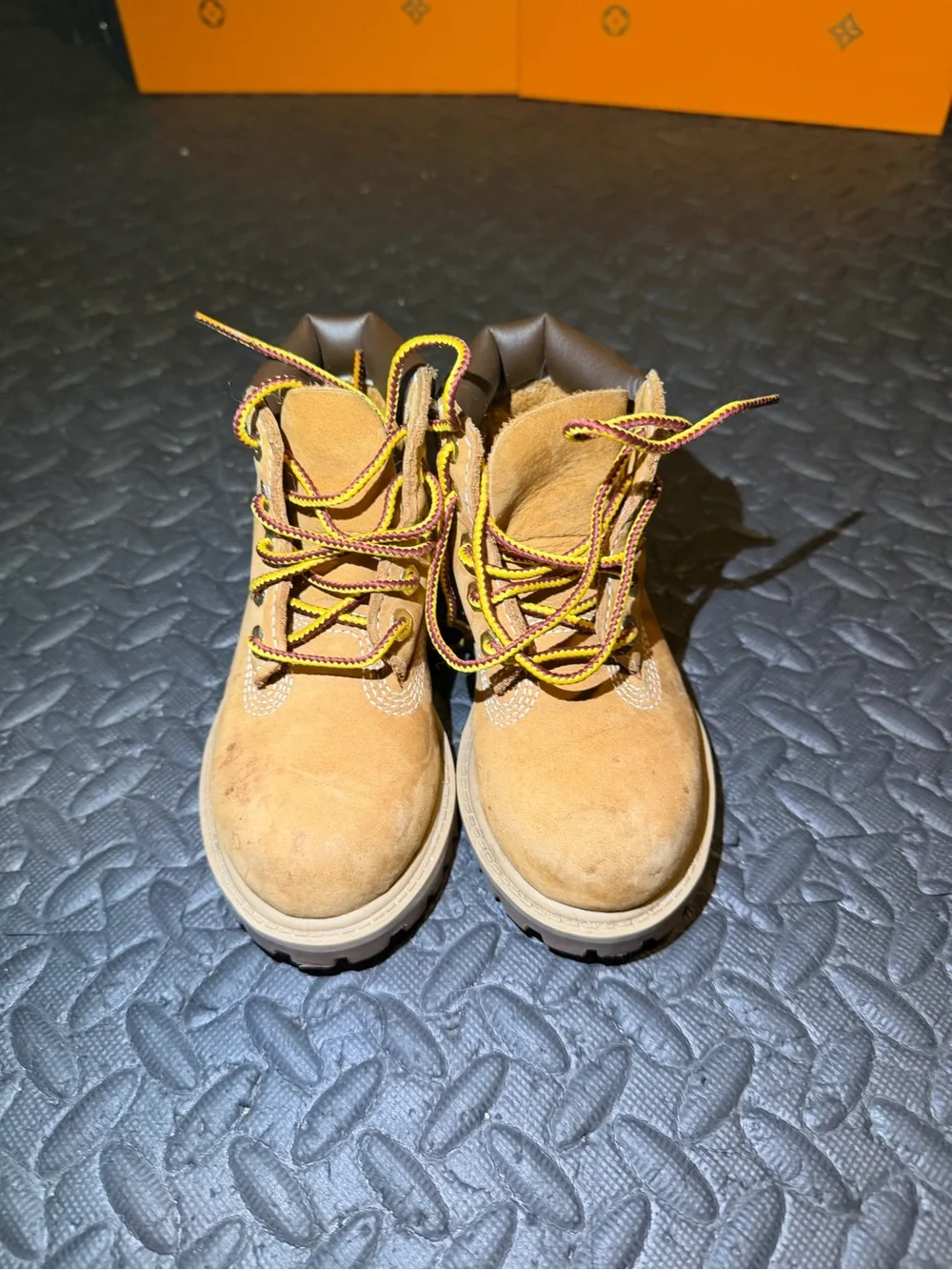 Timberland Kids Wheat/Tan Nubuck Ankle Boots  Size 7c Worn 6x  No box
